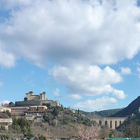 Appartamento Di Via Refini 스폴레토 외부 사진